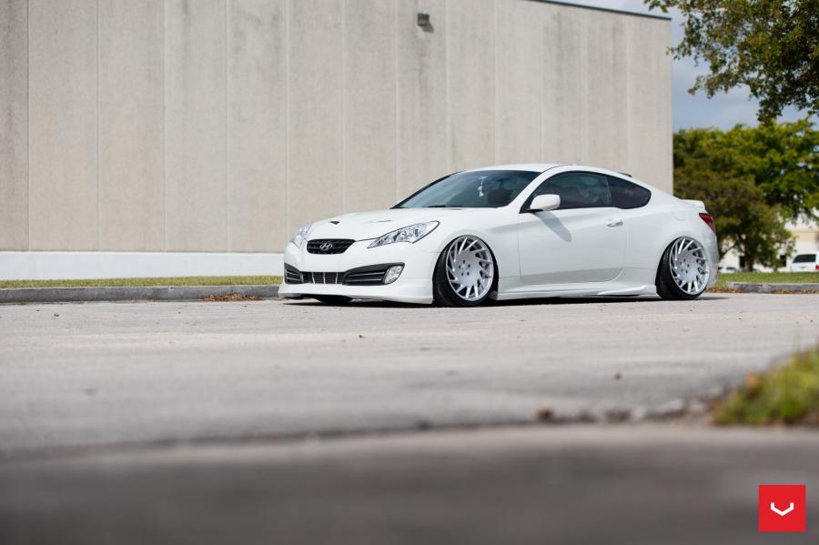  Hyundai Genesis on Vossen Wheels (VLE1) 2017 года  (фото 12 из 29)